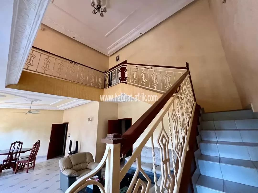 VILLA DUPLEX À VENDRE À CALAVI AGORI QUARTIER DJÈNONTIN