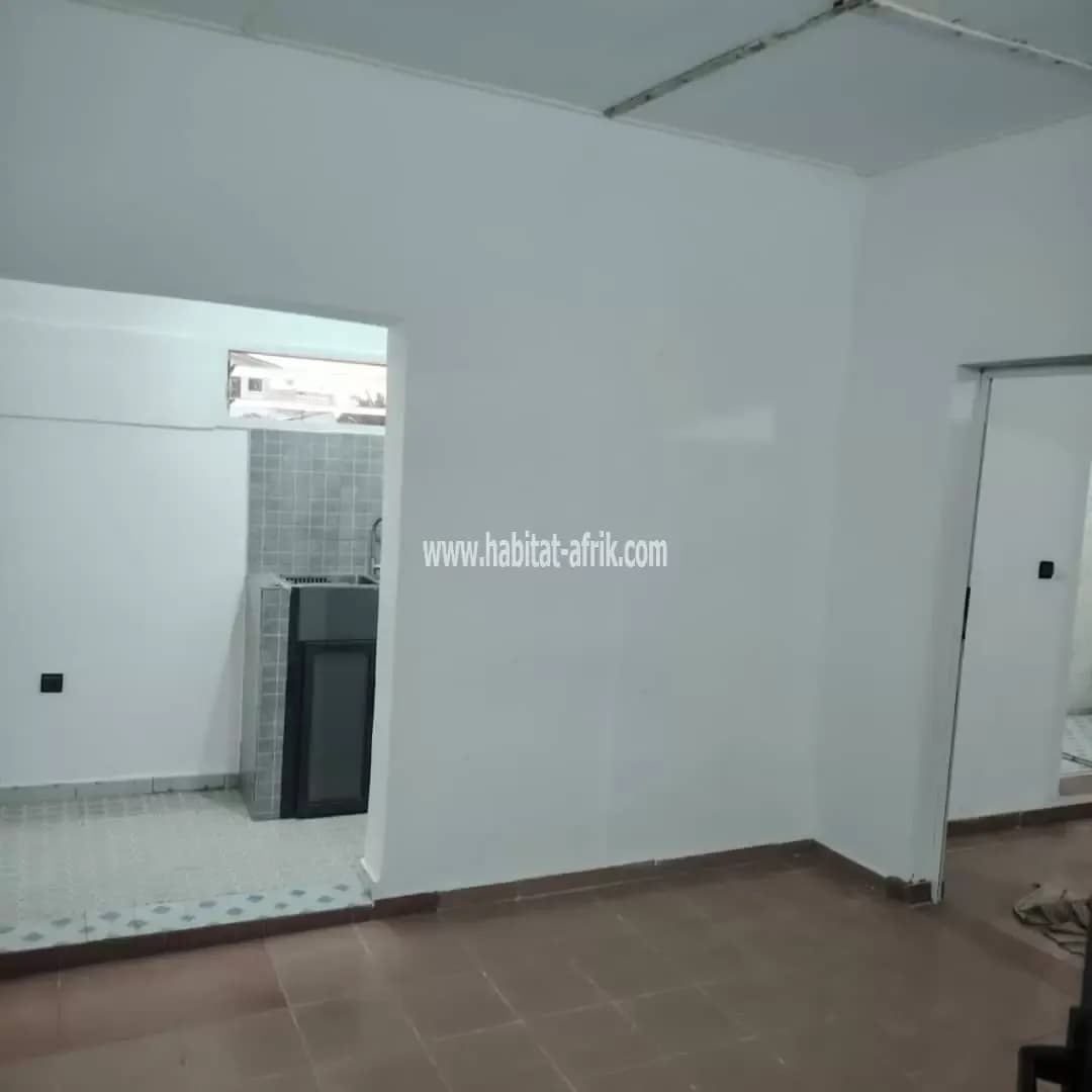 Location appartement chambre salon interne à adidogome zion to lome togo