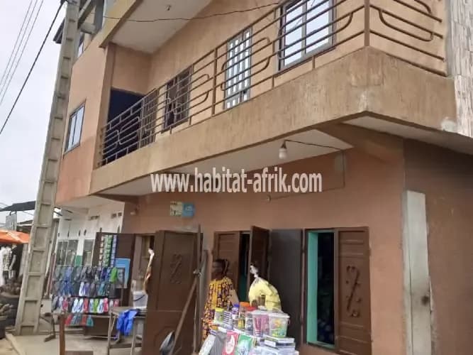 vente villa R+1 au bord du goudron cocotomey Calavi Bénin