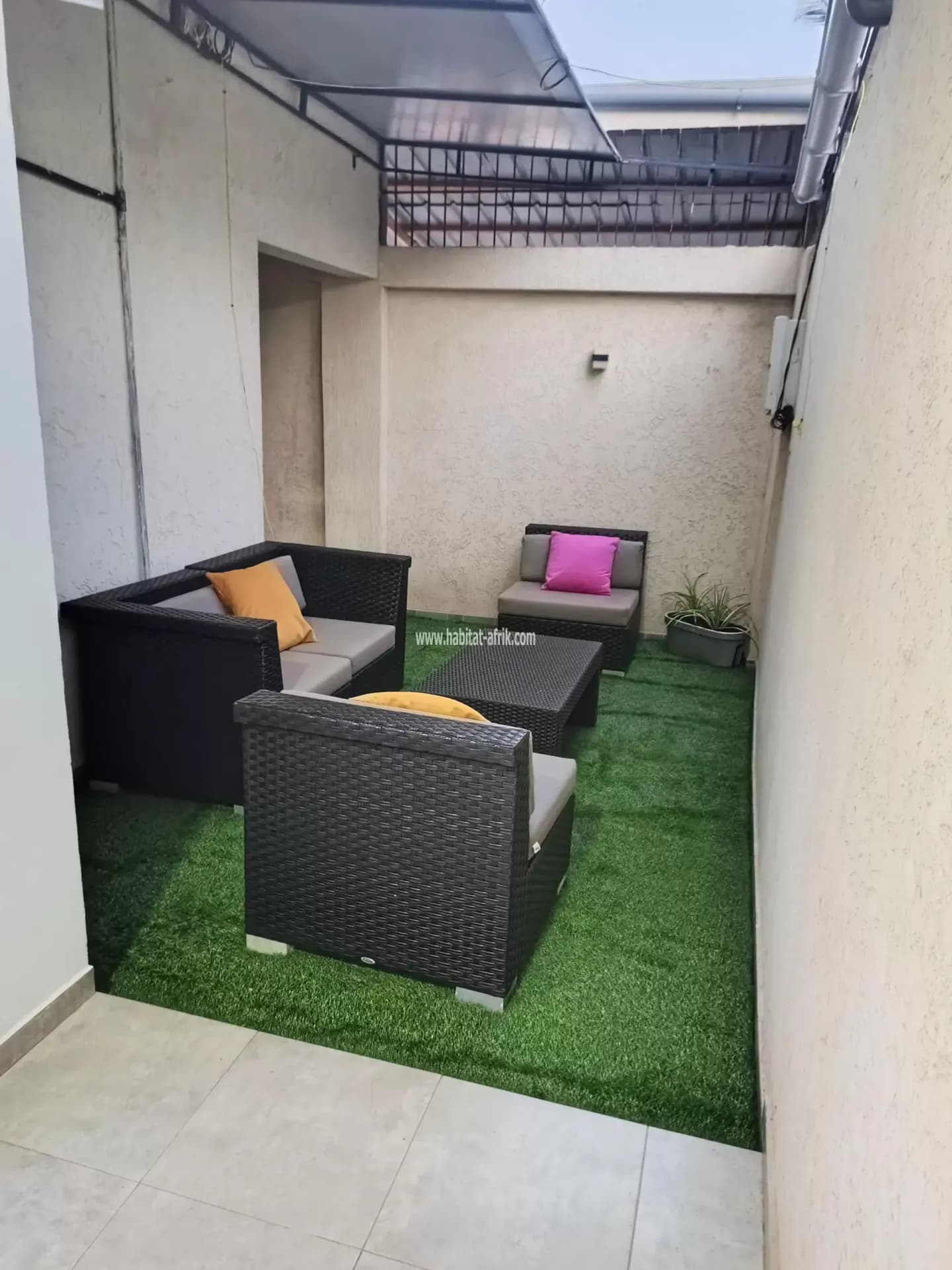 Je mets en location une villa moderne meublée de 3 chambres salon équipée a adidogome zion to lome togo