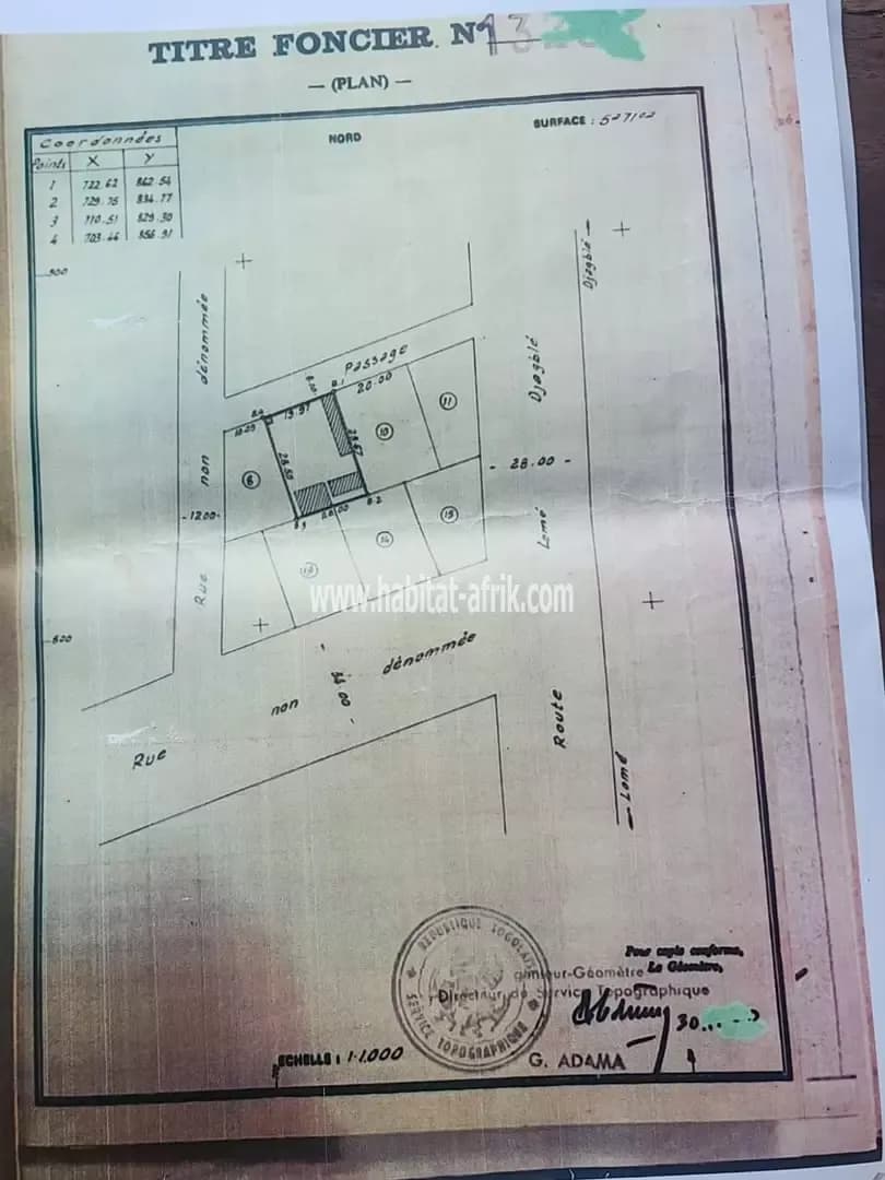 Terrain a vendre, bien positionné pour tout projet avec titre foncier a 50 mètres du goudron wuiti lome togo