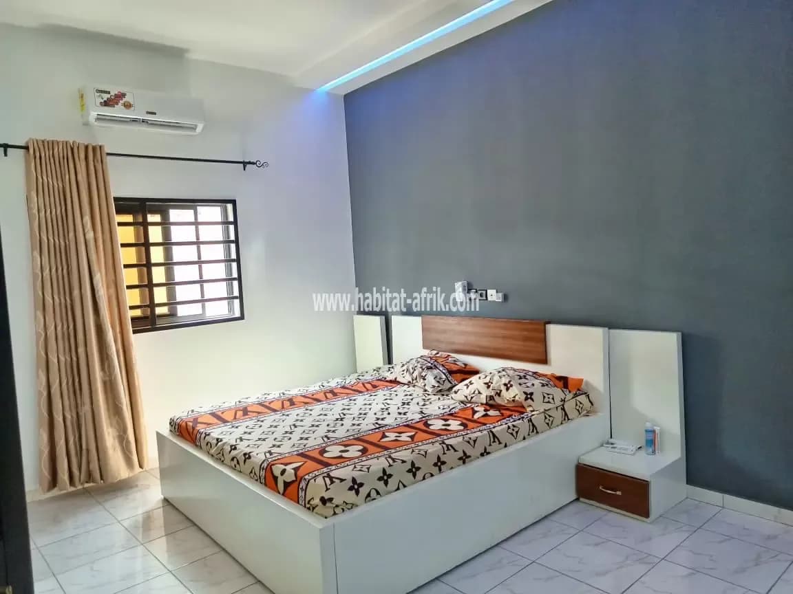 Je mets en location une villa meublée de 4 chambres jardin piscine à agodeke LOME togo