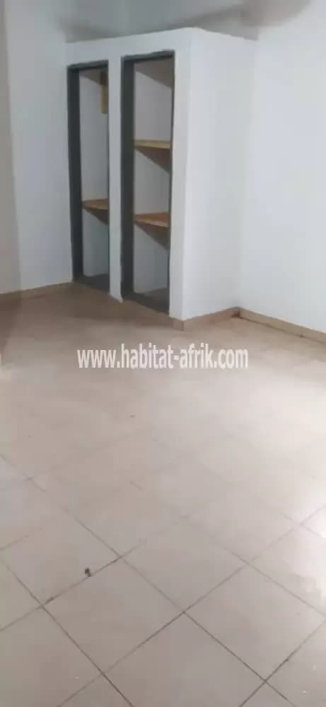 LOCATION APPARTEMENT 2 CHAMBRES SALON WCD CUISINE INTERNE A ADIDOGOMÉ BOUKAROU LOMÉ-TOGO