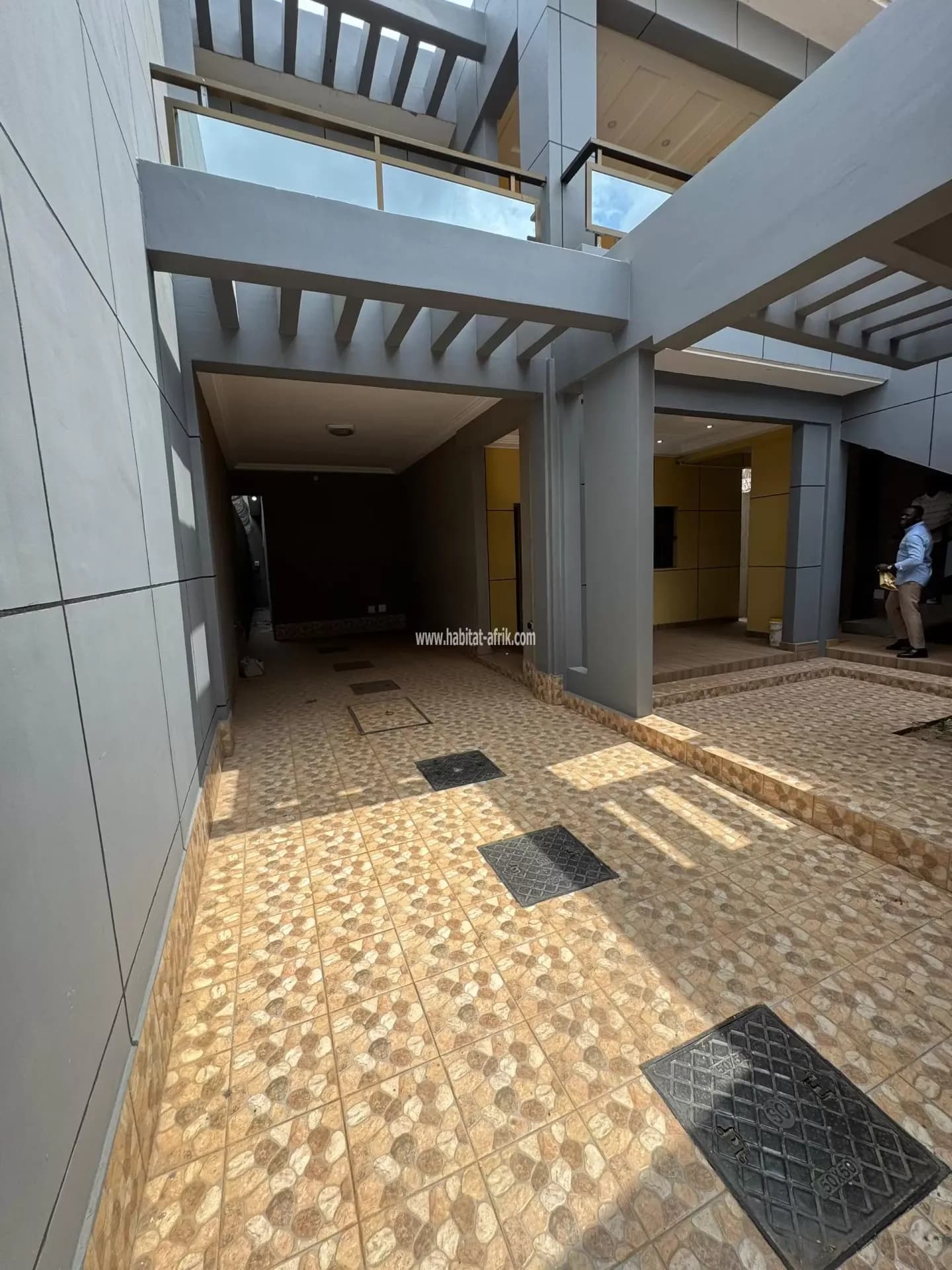 Nous mettons en location une villa de trois (03) chambres autonomes situé a sanguera lycée ucao 200m du goudron lome togo