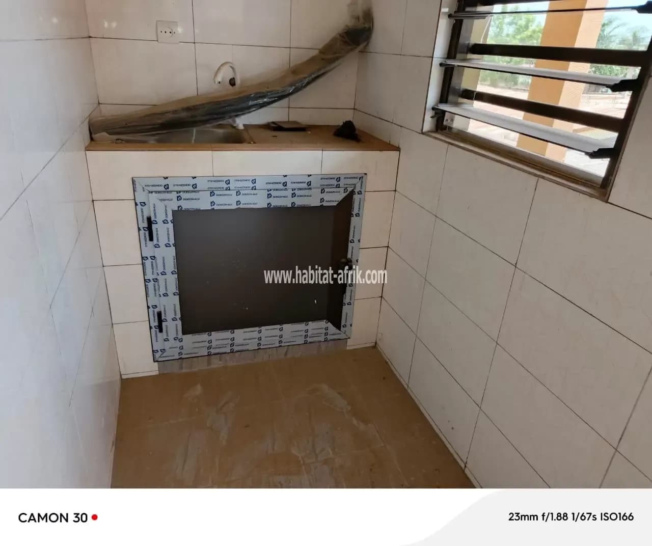 Je mets en location un appartement de chambre et salon wcd cuisine à zossime pour 27k et 30k lome togo