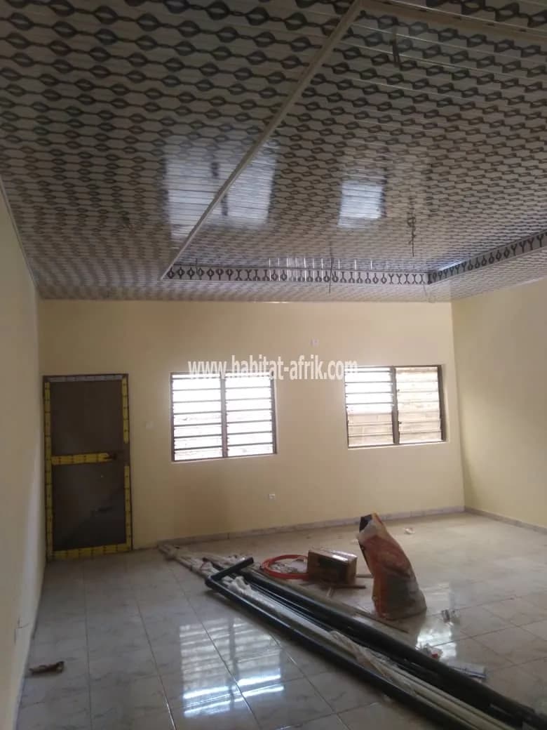 LOCATION APPARTEMENT CHAMBRE SALON WC DOUCHE CUISINE INTERNE DE 45.000F ET 55.000F DANS LA MÊME MAISON A ADIDOGOMÉ LOGOTÉ LOMÉ-TOGO