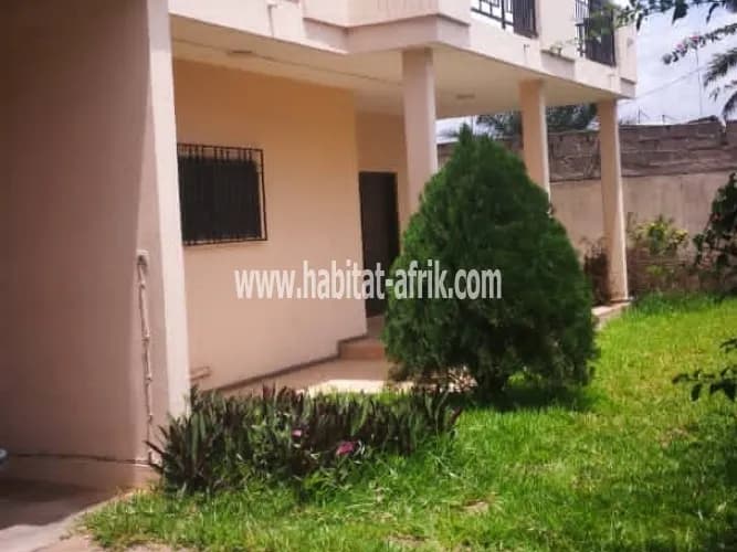 Villa à vendre à nyékonakpoé avec titre foncier Lomé-Togo