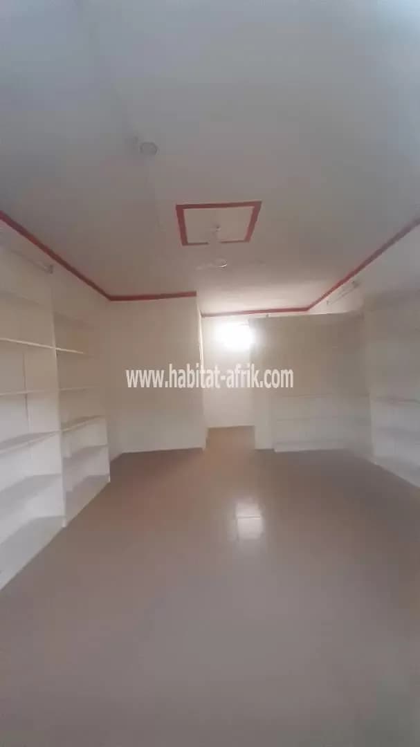 A louer une boutique au bord du goudron ADIDOGOMÉ boukarou togoce