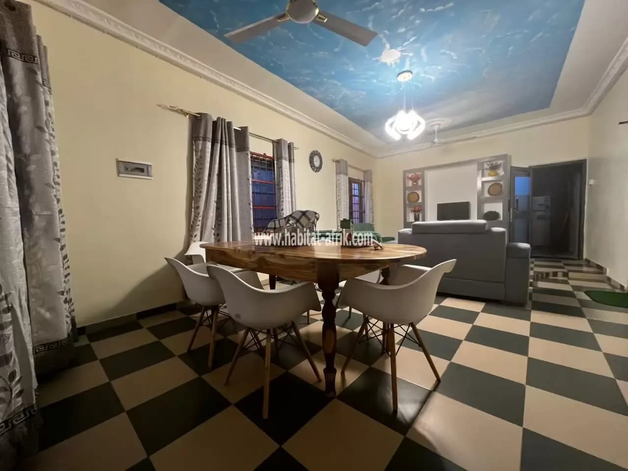A louer villa meublé 03 chambres avenou lomé togo