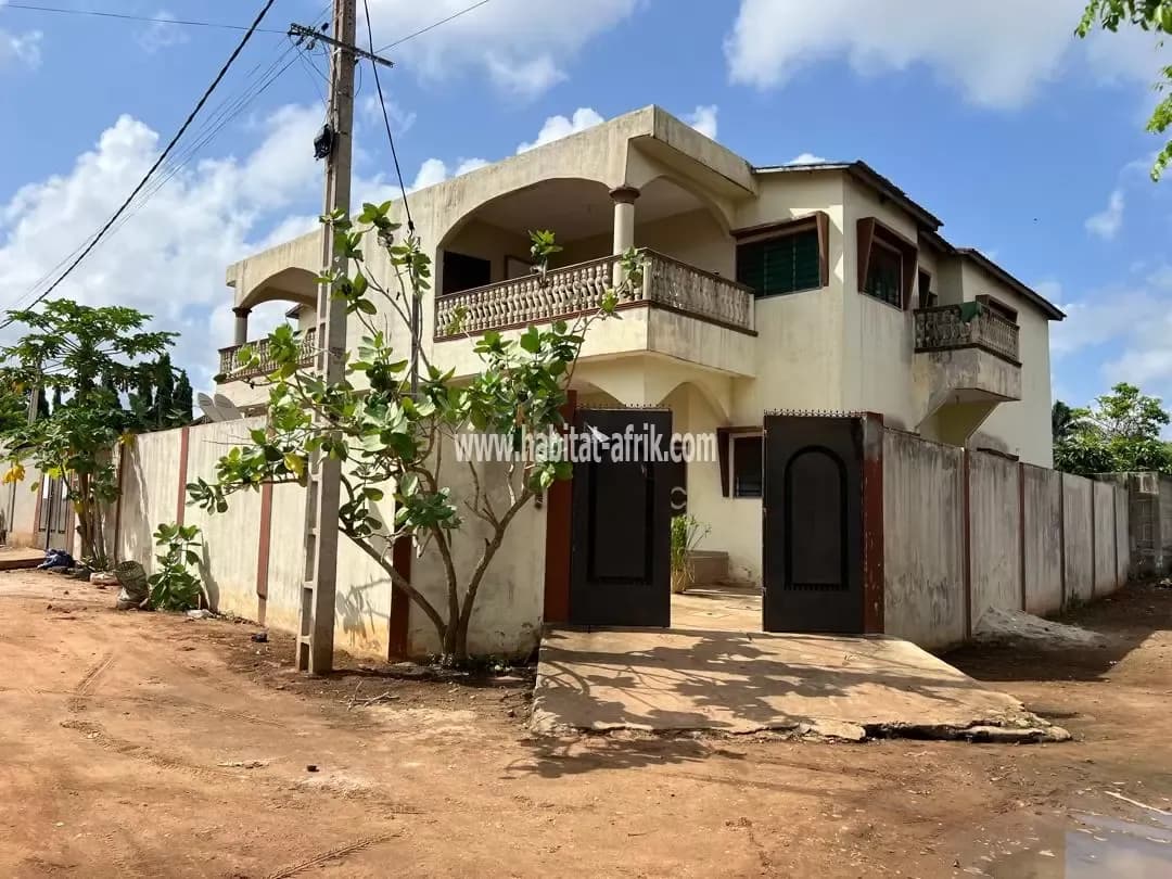 Maison locative à calavi agori
