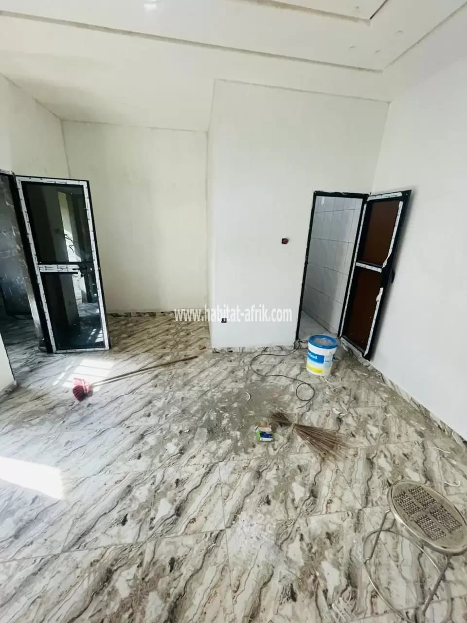 Nouvelle construction 1 pièce wcd interne