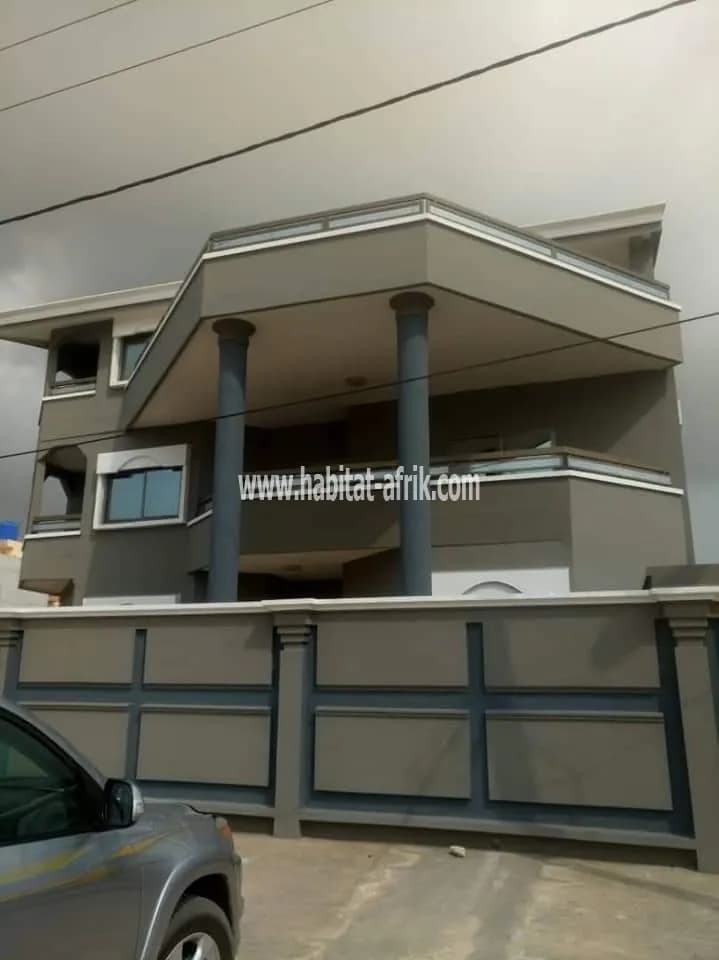 villa à vendre r+2 a apkakpa zone des ambassades