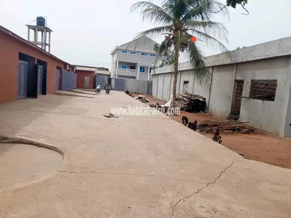 MOTEL À VENDRE À CALAVI HÊVIÉ ZOUNGO