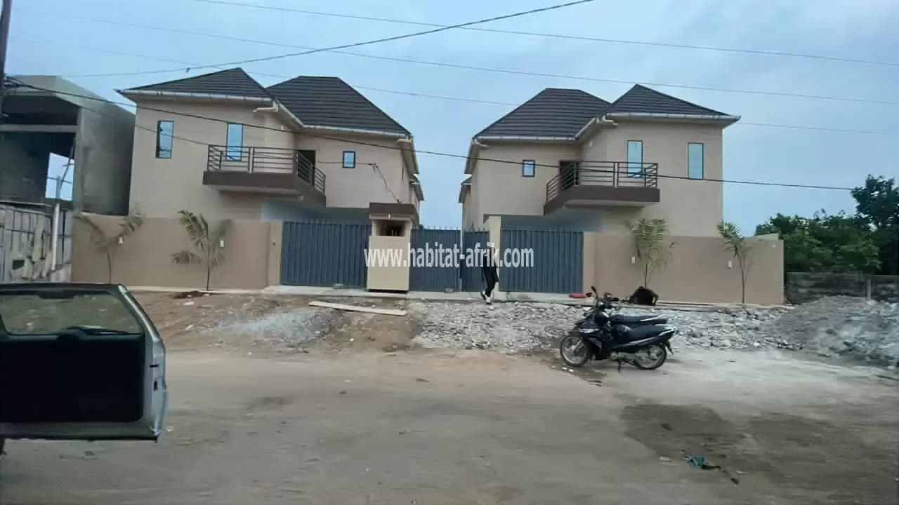 VILLA R+1 SUR 100M² CHACUNE À VENDRE À COTONOU HOUÉYIHO
