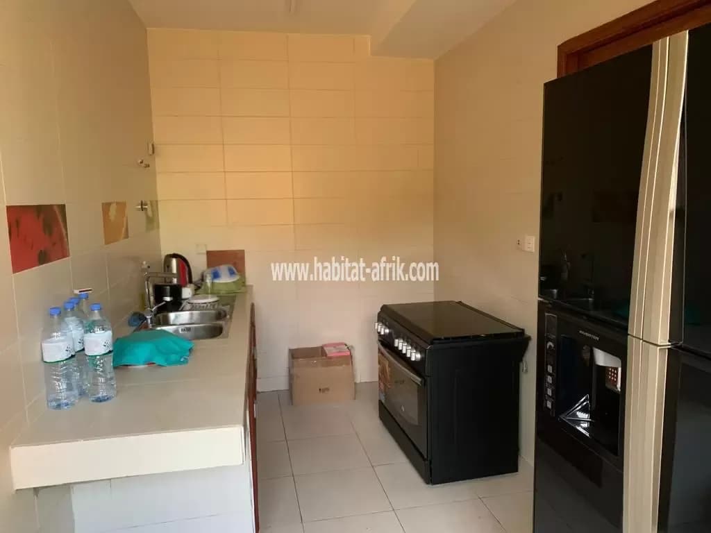 Je mets en location un villa meublé 4 chambre salon WC douche interne à baguida Lome Togo