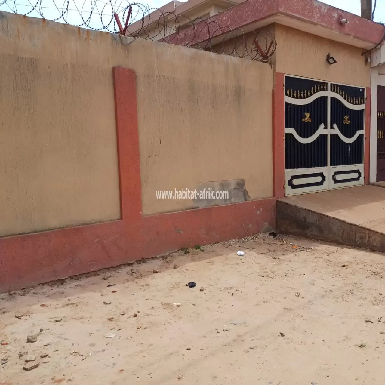 Je mets en location un mini villa de deux (2) chambres salon autonomes avec wc visiteur situé a amadanhome lome togo