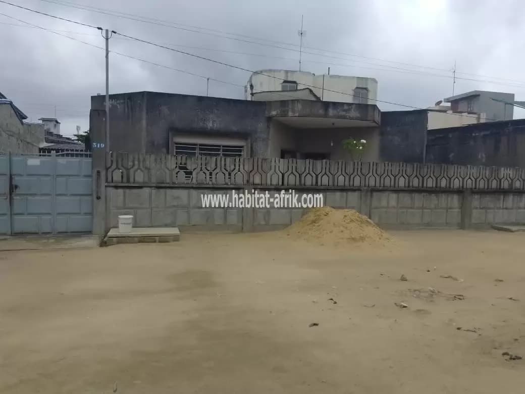 VILLA DALLÉE À VENDRE À COTONOU MÈNONTIN