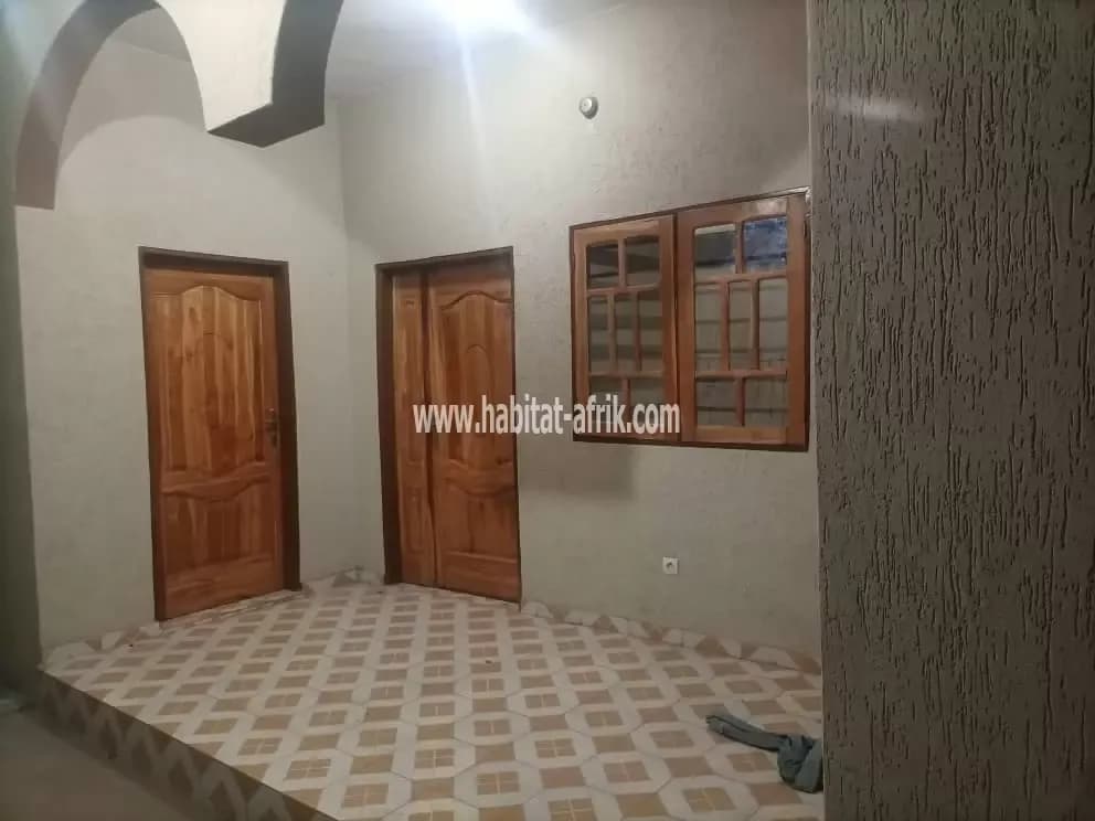 LOCATION APPARTEMENT CHAMBRE SALON WC DOUCHE CUISINE INTERNE A HEDJRANAWOE LOMÉ-TOGO