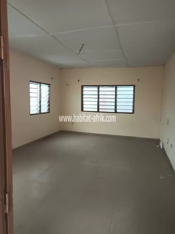 Location mini villa de 4 chambres chambres situé a adidogome franciscain lome togo