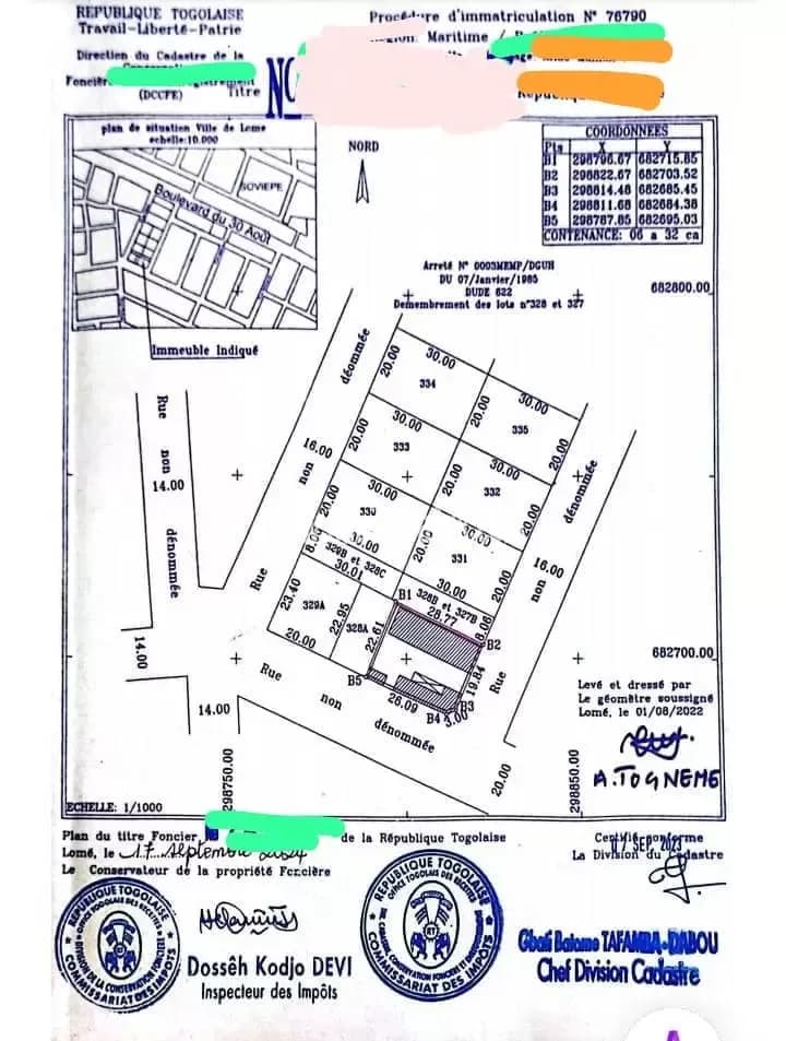 Nous mettons en vente une parcelle de un lot, d’une contenance d’anciens batiments en angle de rue au bord du pavé avenou lome togo