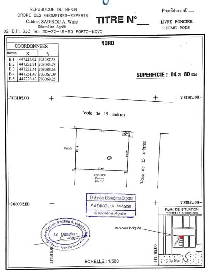 SUBLIME BUREAU DE DEUX CHAMBRES SALON SANITAIRE DISPONIBLE À ST MICHEL  Nous mettons en location à st Michel dans un grand immeuble un bureau de trois pièces avec :  - baies vitrées  - Deux douches  - Ascenseur  - Parking  - Caméra de surveillance  - Agen