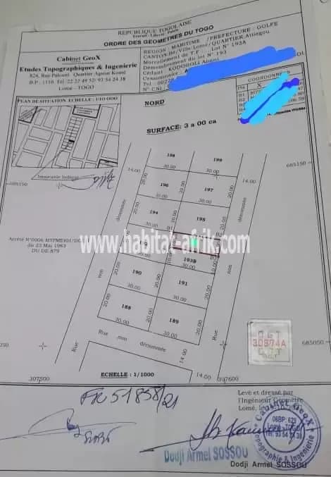Nous mettons en vente une parcelle demi lot, terrain situé à atsiegou la foire togo2000 lome togo