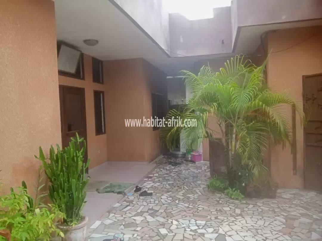 VILLA AVEC TF À FIDJROSSÈ KPOTA À VENDRE