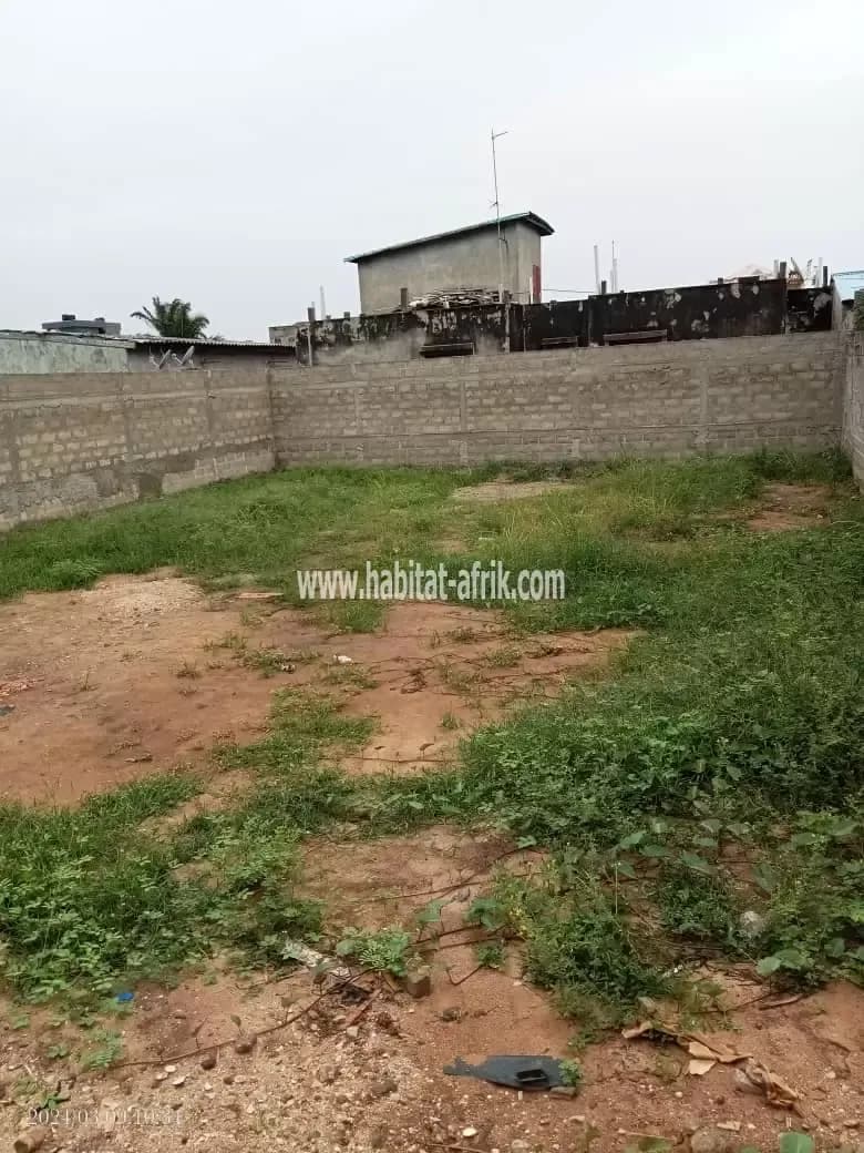 PARCELLE CLÔTURÉE À VENDRE À COTONOU AGLA GBÔDJÈTIN