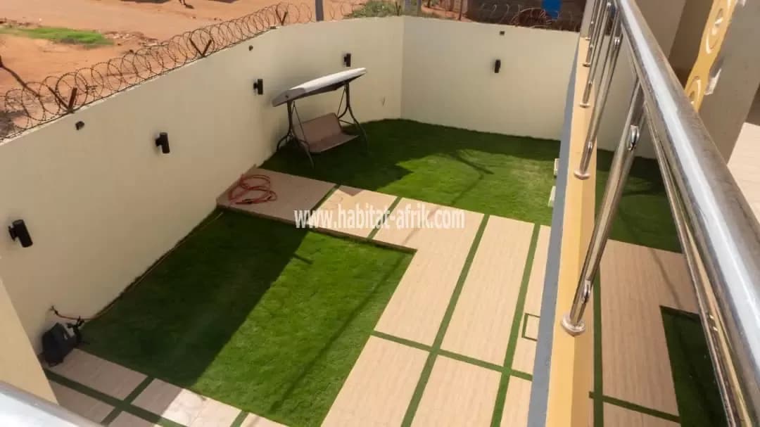 Villa prestige meublé a louer situé derrière lycée technique atsiegou lome togo