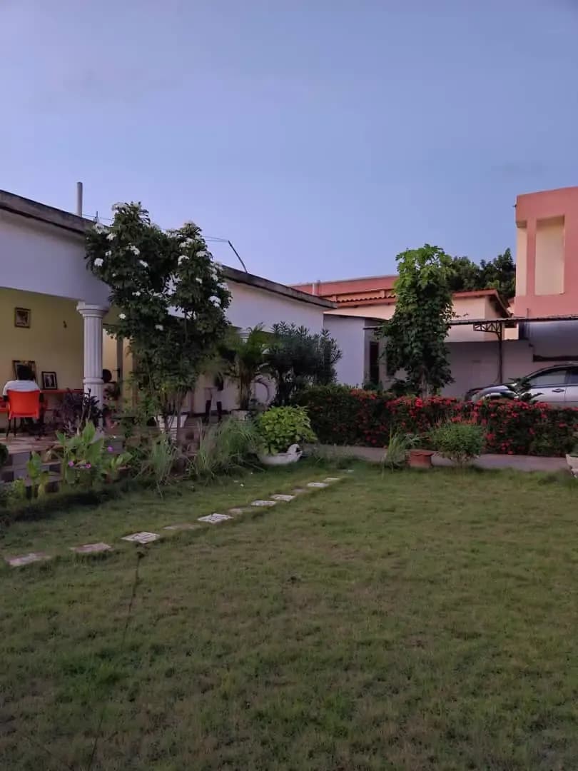 MAGNIFIQUE VILLA À VENDRE À ADIDOGOME MARCHÉ