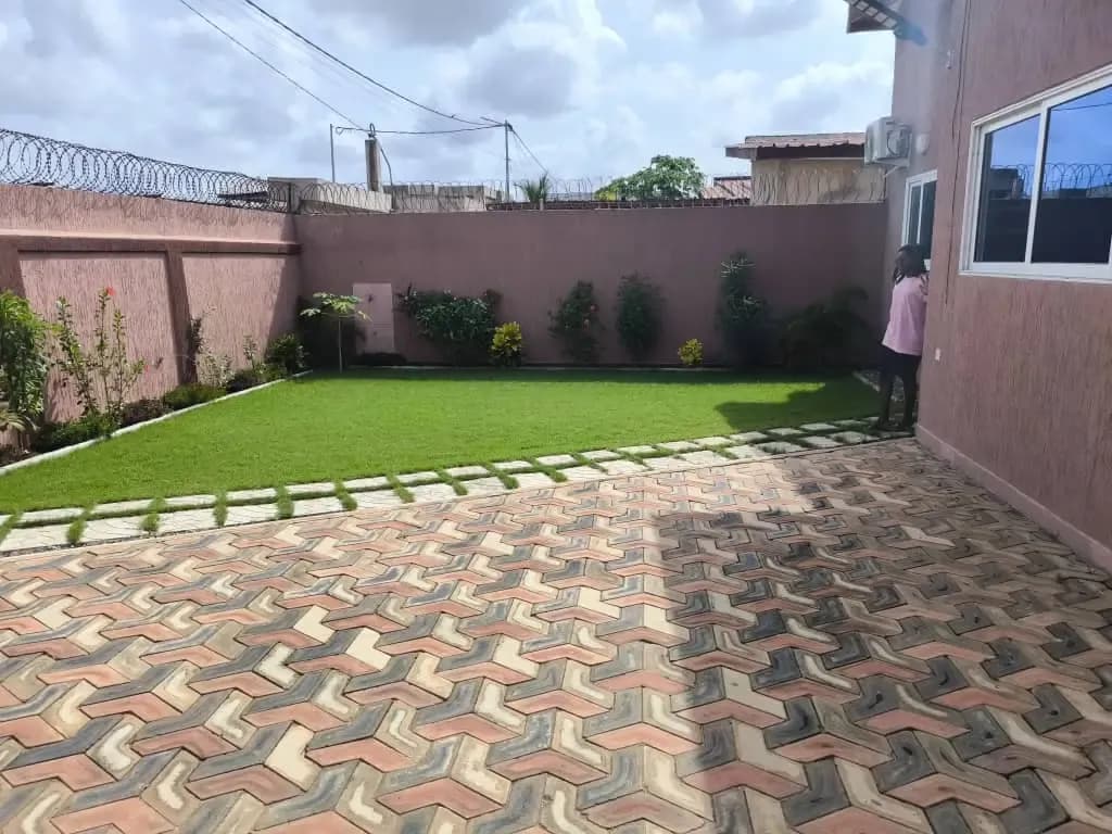 BELLE VILLA À VENDRE À LA CITÉ MOKPOKPO ADIDOGOME
