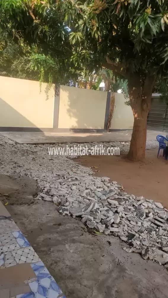 Location appartement chambre salon interne a leo2000 lome togo
