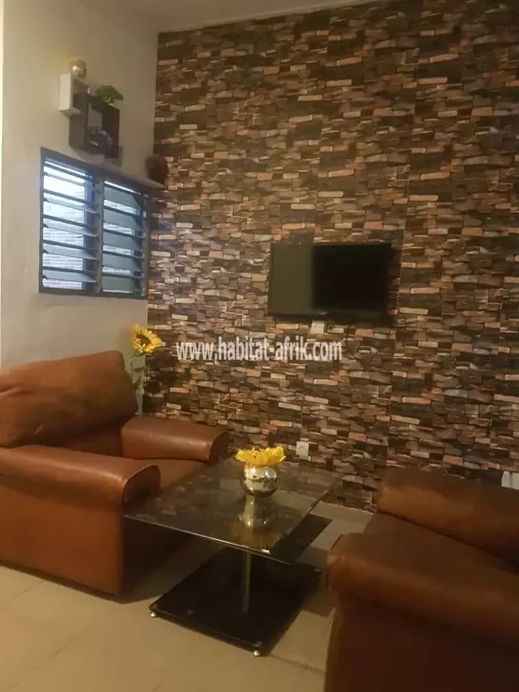 LOCATION APPARTEMENT CHAMBRE SALON WC DOUCHE CUISINE INTERNE A BÈ KPEHENOU 50 MÈTRES DE LA PHARMACIE LOMÉ-TOGO