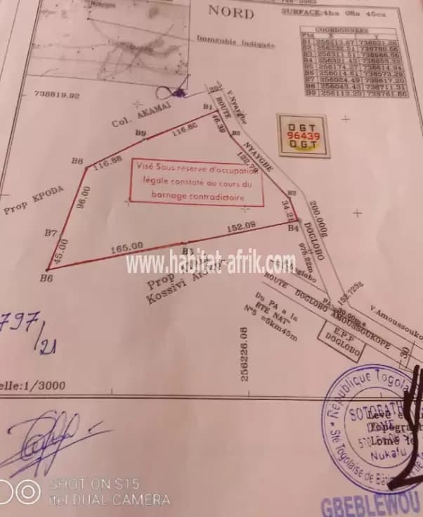 JE METS EN VENTE UNE PARCELLE DE TERRAIN AGRICOLE 4 HECTARES A 5km DU GOUDRON AMOUZOUKOPE