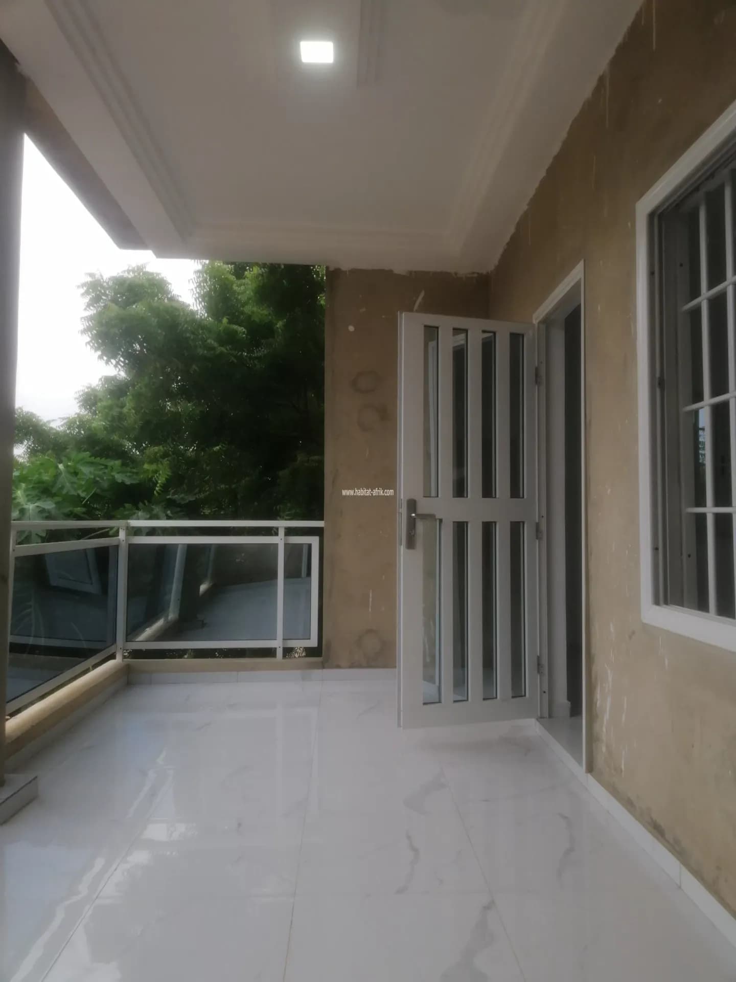 COUR UNIQUE DE 2CH SALON À LOUER À LOMÉ, QTIER ADIDOGOME SAGBADO