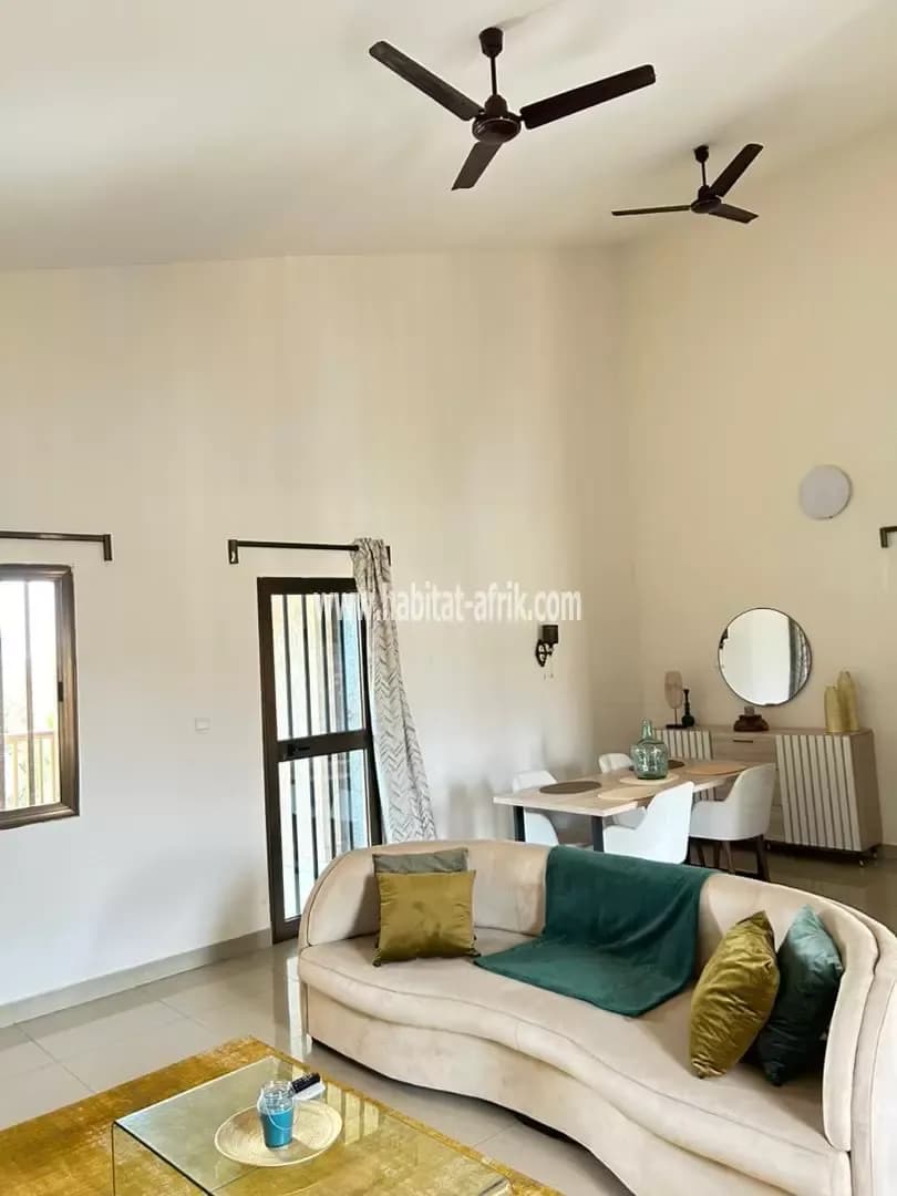 Je mets en location un appartement meublée de deux (2) chambres salon équipée propre à kegue koffi panou LOME togo
