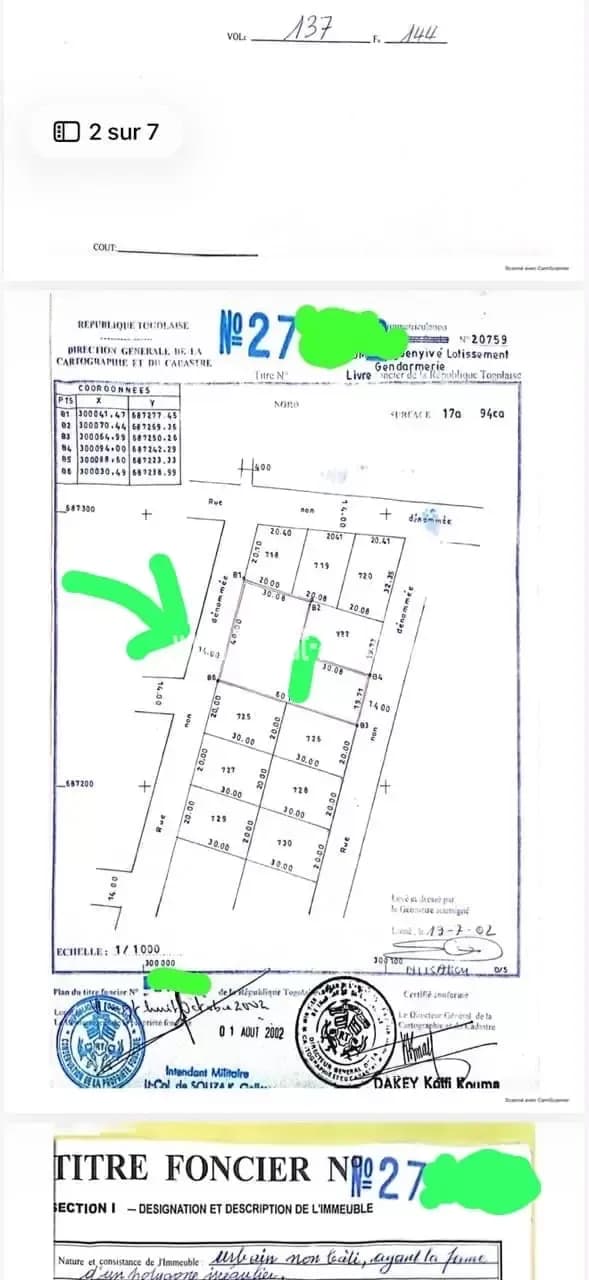 Je mets en vente une parcelle de deux lots collé, terrain situé a agoe reverve non loin du lycée miryam lome togo