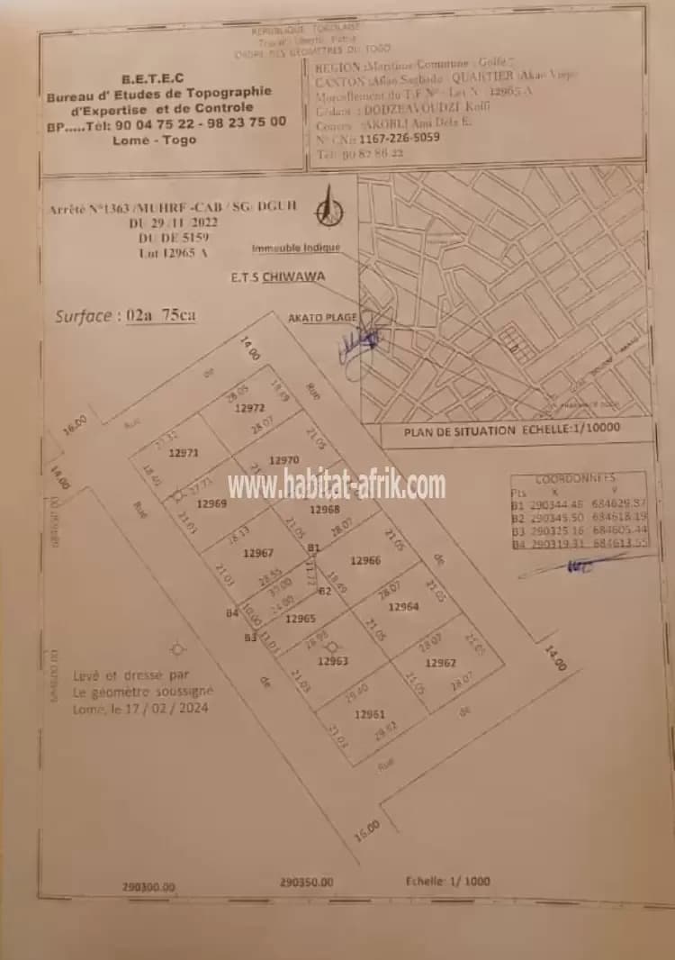 Je mets en vente une parcelle de terrain demi lot à 200 metres du goudron à akato plage lome togo