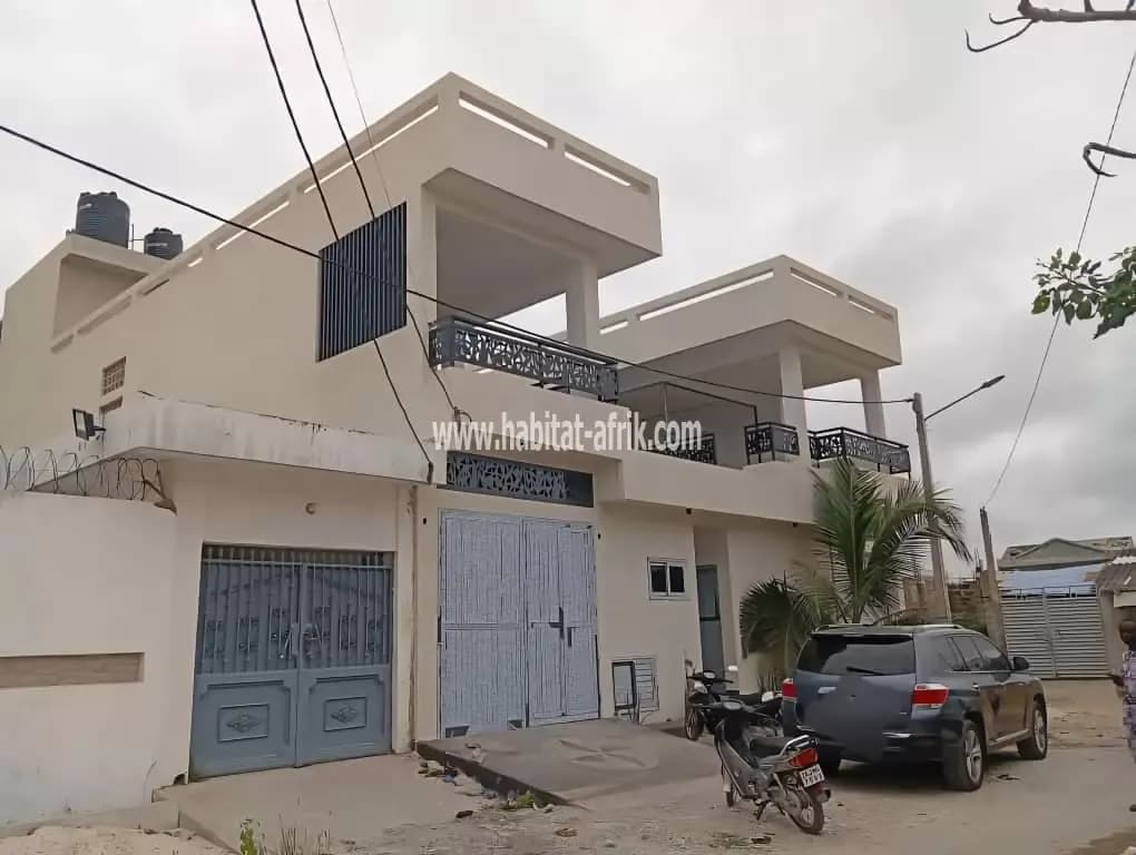 VILLA NEUVE DUPLEX R+1 AVEC PISCINE EN COURS DE FINITION À VENDRE À COTONOU FIDJROSSÈ GANDONOU