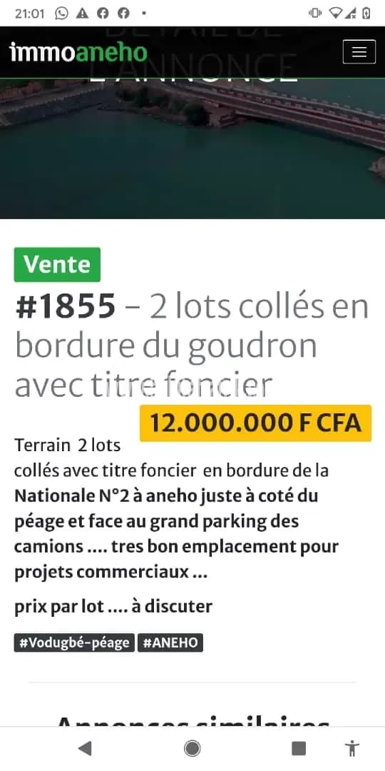 Deux lots collés en bordure de mer