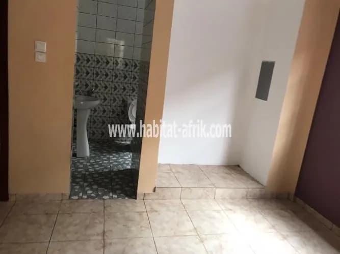LOCATION Appartement 2 Chambres Salon Wc douche Cuisine à Adidogome Amadahome Lomé-Togo
