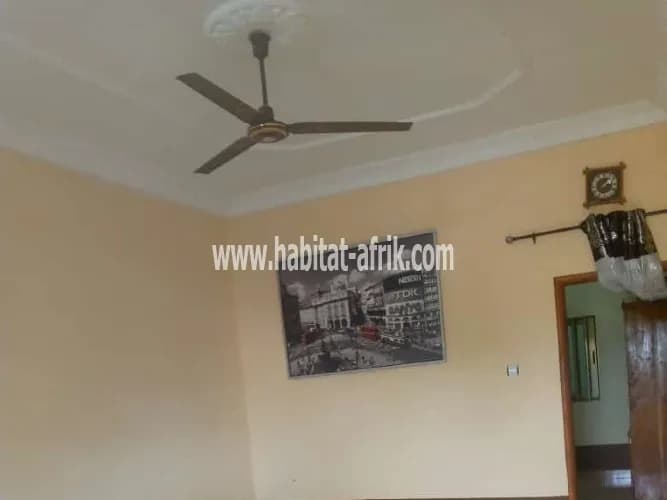 Deux chambre salon sanitaire