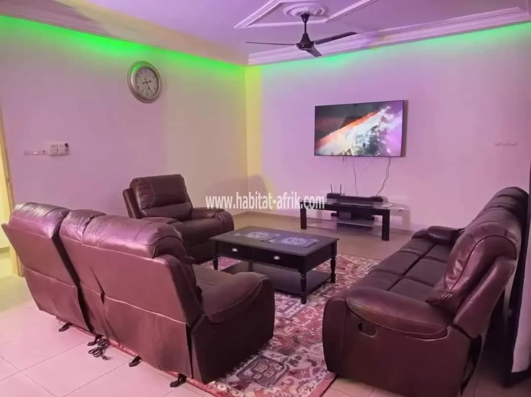 Je mets en location une villa meublée de trois (3) chambres salon à agoe anome lome togo