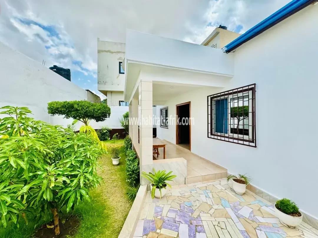 Je mets en location un appartement meublé de 3 chambres salon équipée à adidogome franciscain lome togo