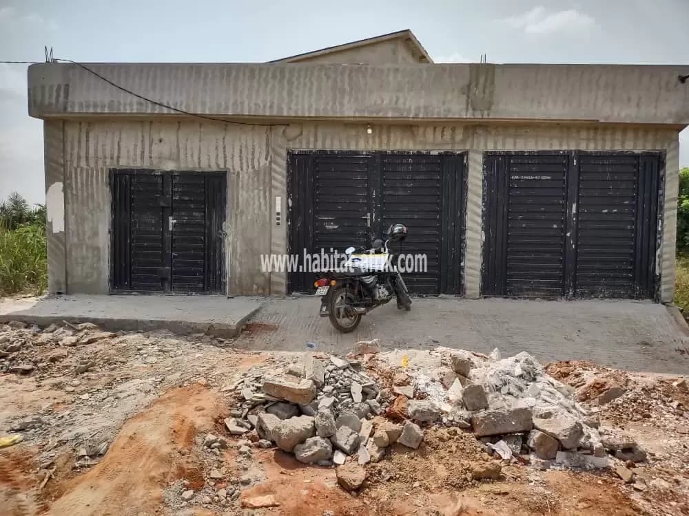 Je mets en location un appartement de chambre salon dwc cuisine nouvelle construction a akepedo contournement peage lome togo