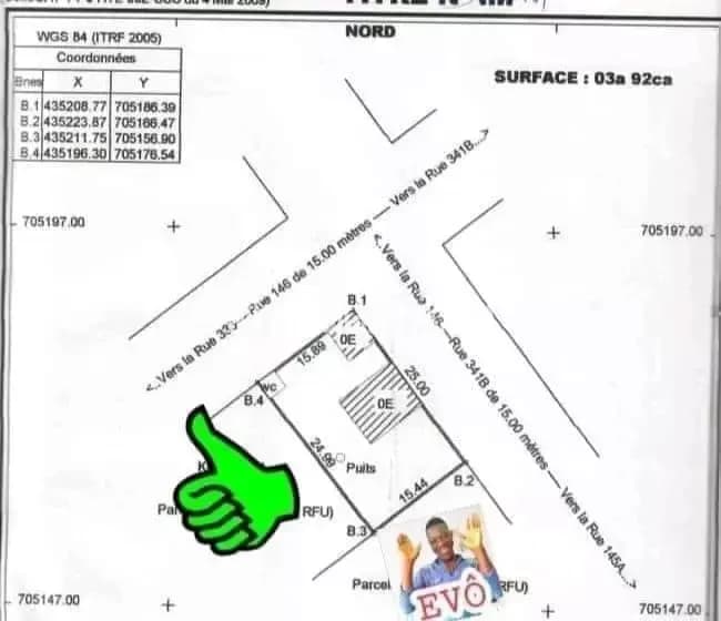 PARCELLE EN ANGLE DE RUE DÉJÀ LOTIE &amp; RECASÉE À VENDRE, WOLOGUÈDÈ - ZONE DU MARCHÉ - COTONOU