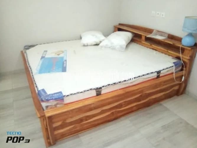 LOCATION Appartement Meublé Chambre Salon WC douche cuisine interne à agoè carrefour cool catché Lomé-Togo