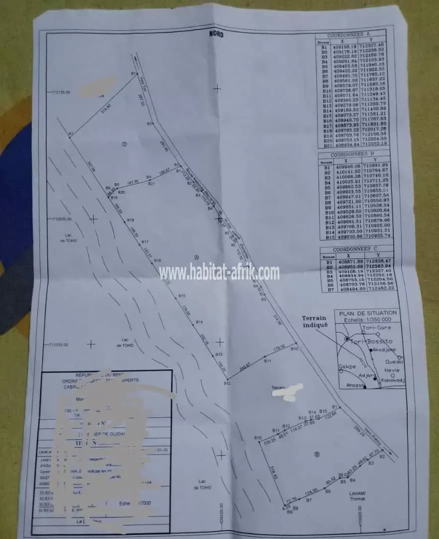 DOMAINE DE 90 HECTARES A TORI AU BORD DU LAC TOHO