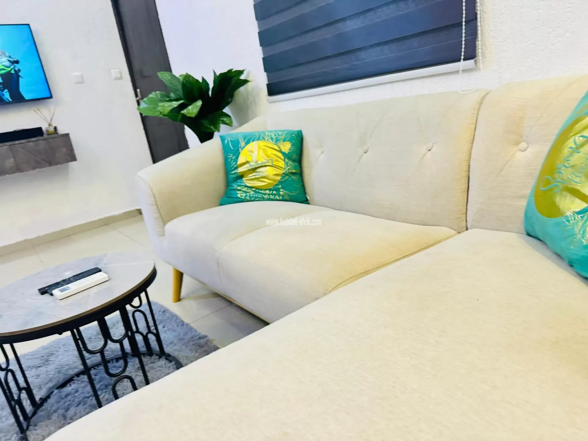 A louer un studio meublée propre équipé à totsi lome togo