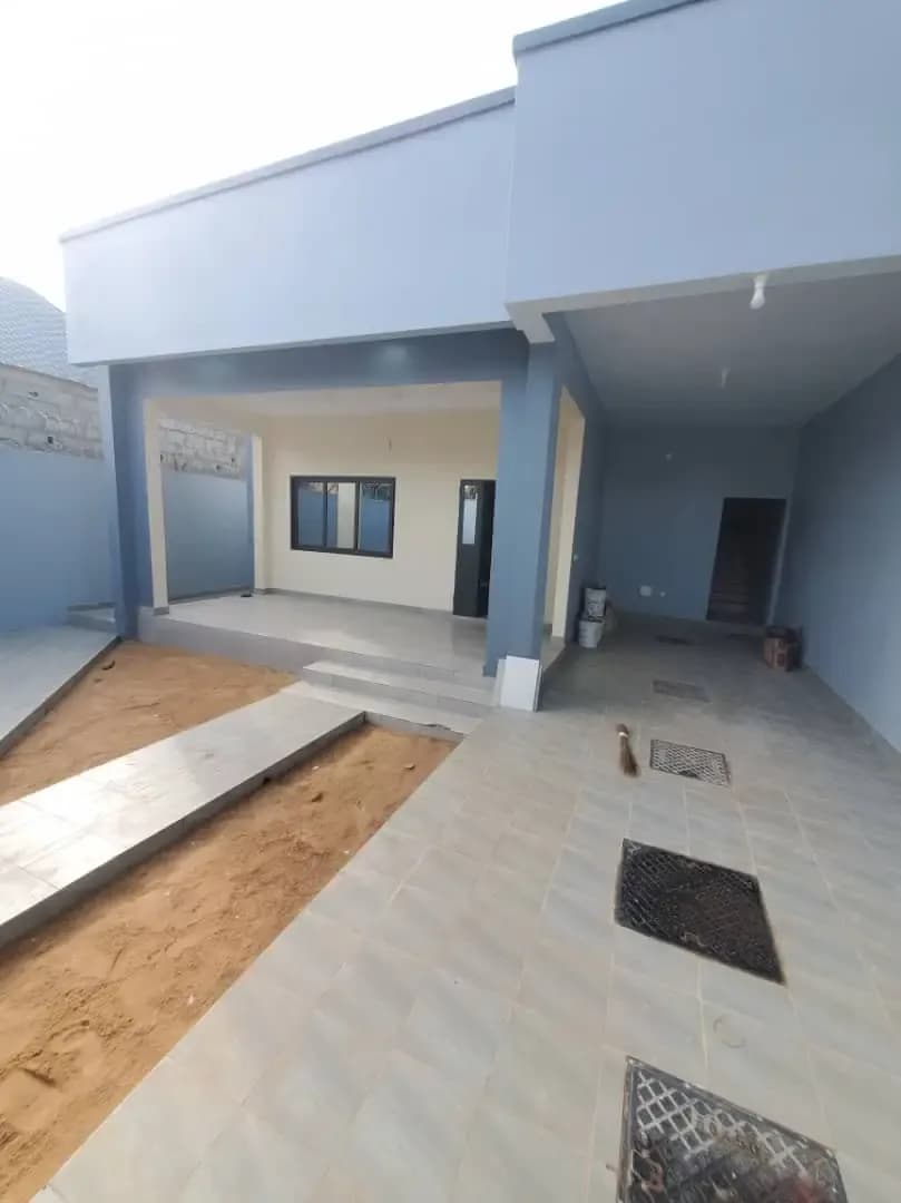 VILLA NEUVE À VENDRE À LOMÉ ADIDOGOMÉ SAGBADO